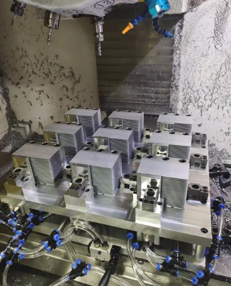 多工位气动工装 散热器铝件 CNC 钻攻加工案例